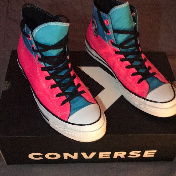 Converse - Picture 1 of 3